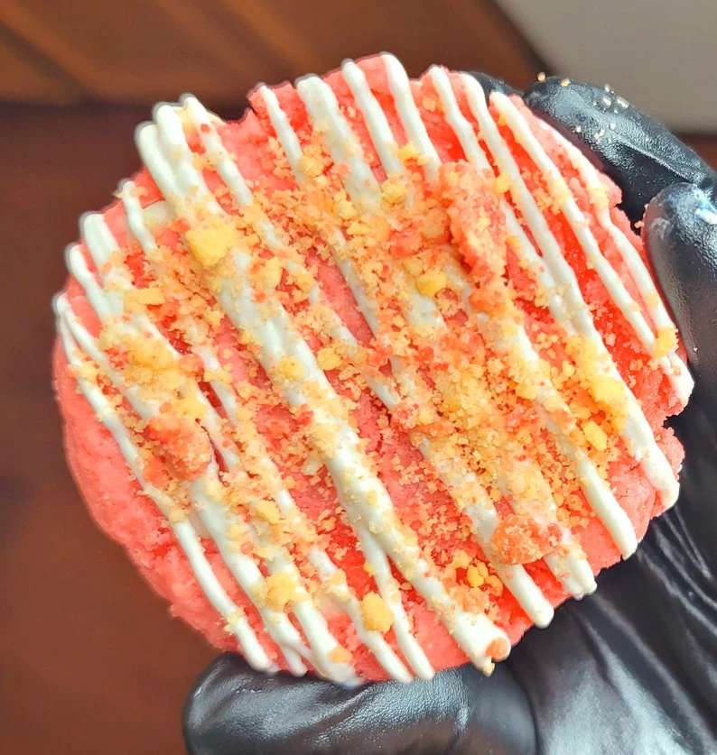 Strawberry crunch cookies